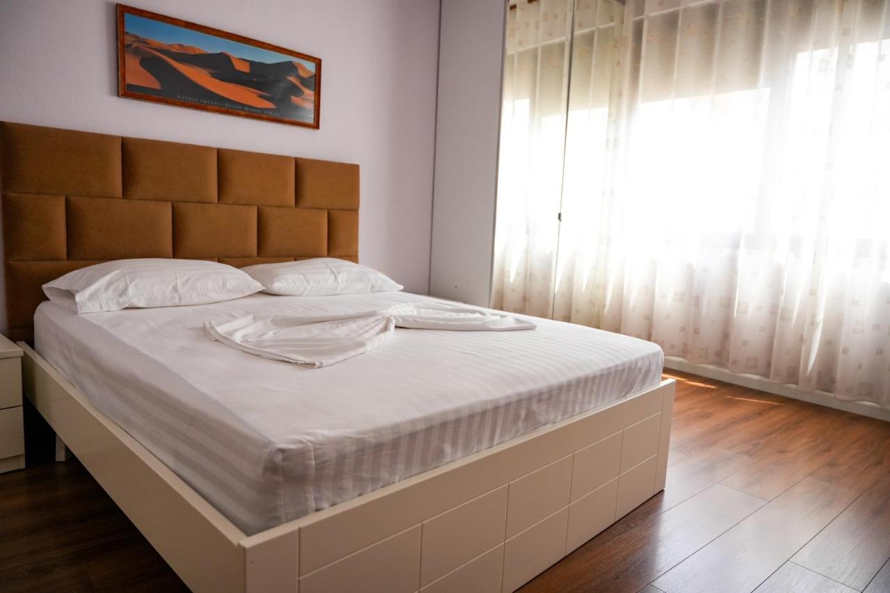 Cozy Apartment In The Heart Of Tirana ! Exterior foto
